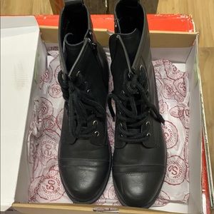 Lace up zipper black ankle boots